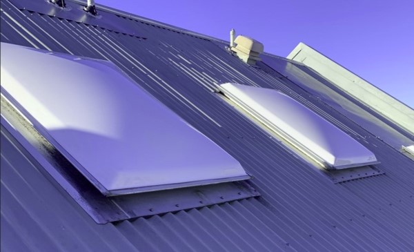 skydome sur toiture en toles